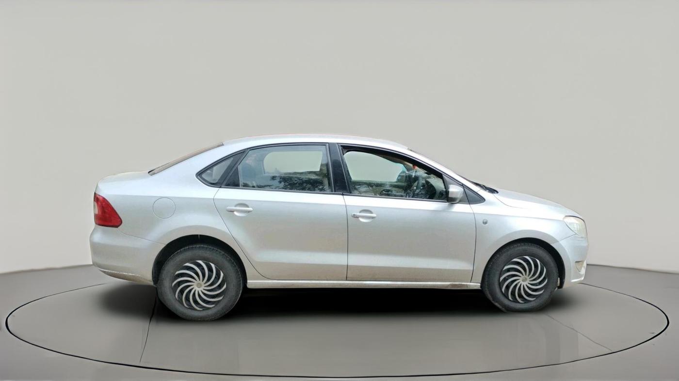 2014 Skoda Rapid AMBITION 1.6 TDI CR MT, Diesel, Manual, 1,09,273 km, exterior