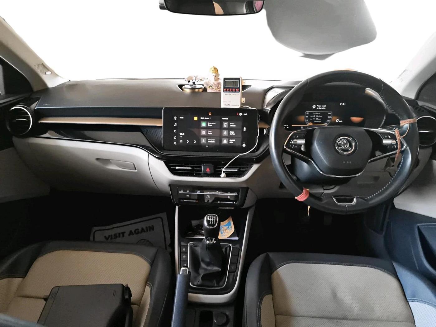 2022 Skoda SLAVIA STYLE 1.0L TSI MT, Petrol, Manual, 26,318 km, interior