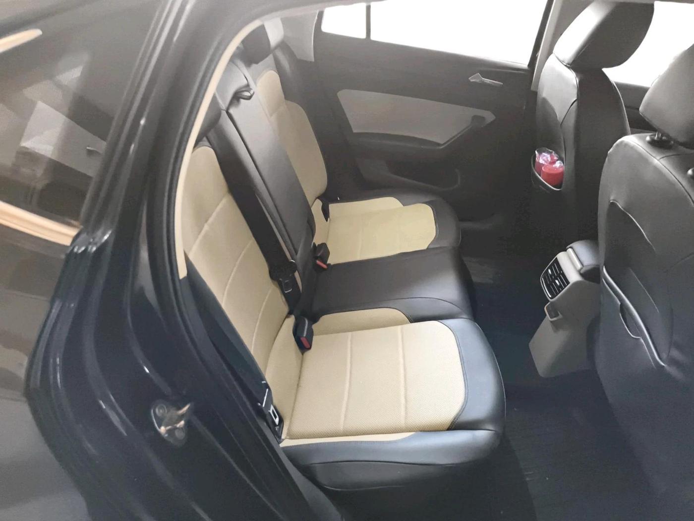 2022 Skoda SLAVIA STYLE 1.0L TSI MT, Petrol, Manual, 26,318 km, interior