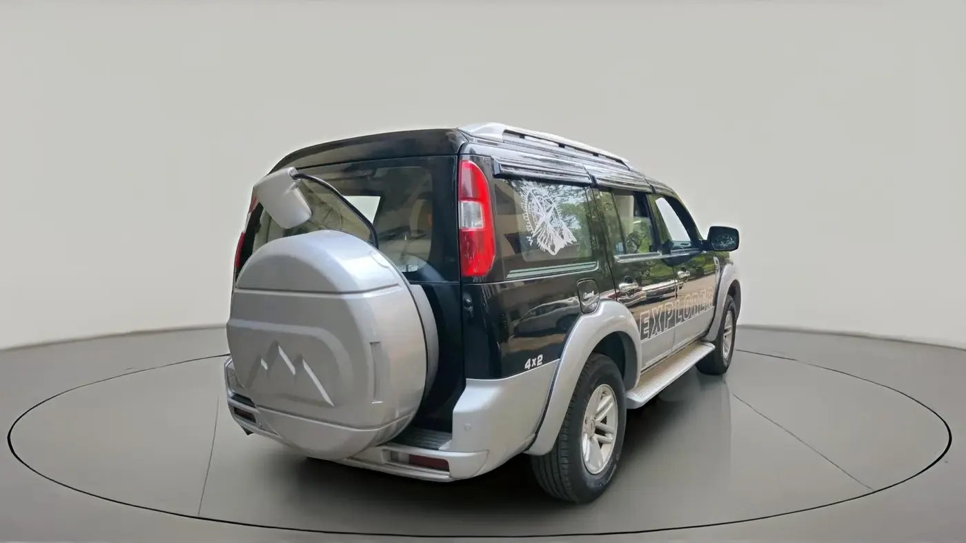 2011 Ford Endeavour 2.5L 4X2 MT, Diesel, Manual, 1,11,531 km, exterior