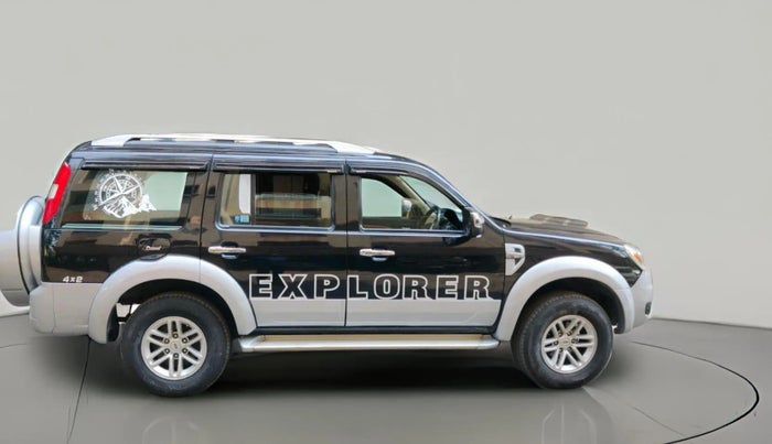 2011 Ford Endeavour 2.5L 4X2 MT, Diesel, Manual, 1,11,531 km, exterior