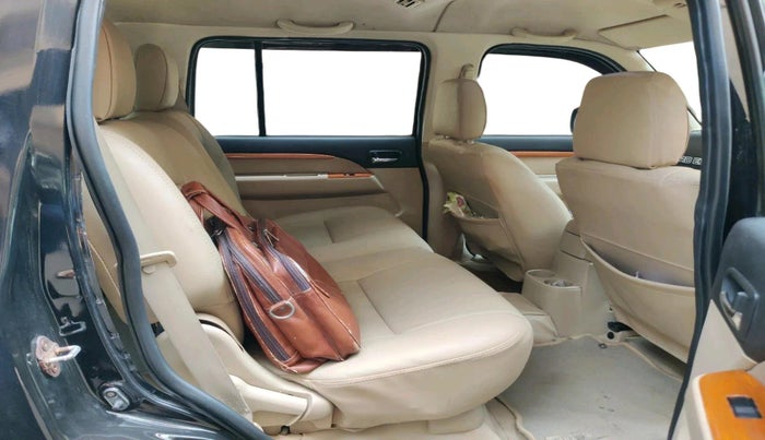 2011 Ford Endeavour 2.5L 4X2 MT, Diesel, Manual, 1,11,531 km, interior