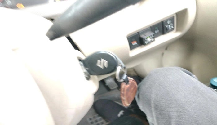 2013 Maruti Ertiga VXI, CNG, Manual, 88,673 km, interior