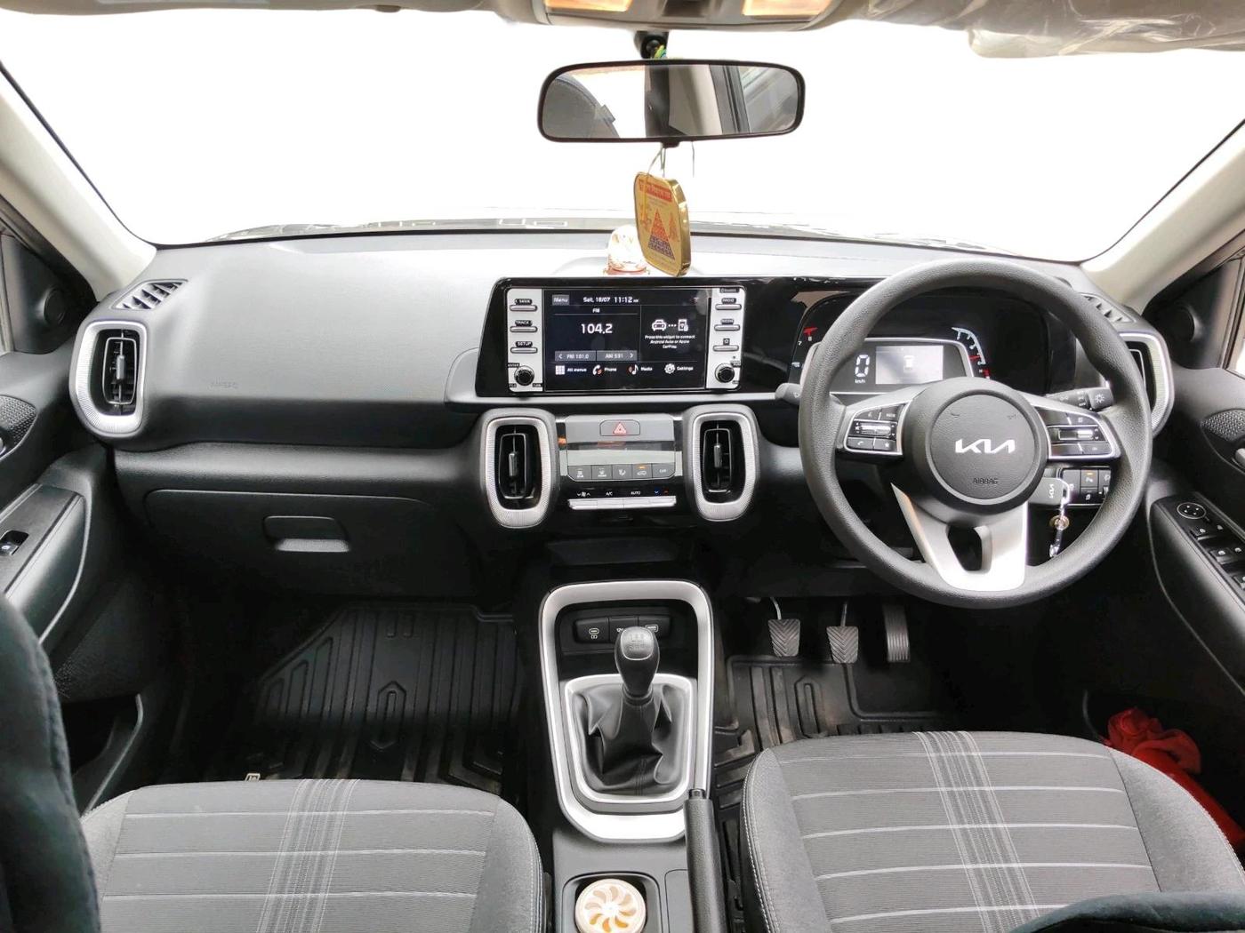 2024 KIA SONET HTK (O) 1.2 Petrol MT, Petrol, Manual, 4,578 km, interior