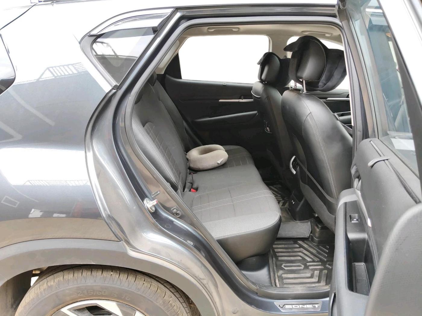 2024 KIA SONET HTK (O) 1.2 Petrol MT, Petrol, Manual, 4,578 km, interior