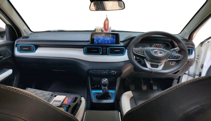 2023 Tata PUNCH CREATIVE  1.2 RTN DUAL TONE, Petrol, Manual, 20,691 km, interior