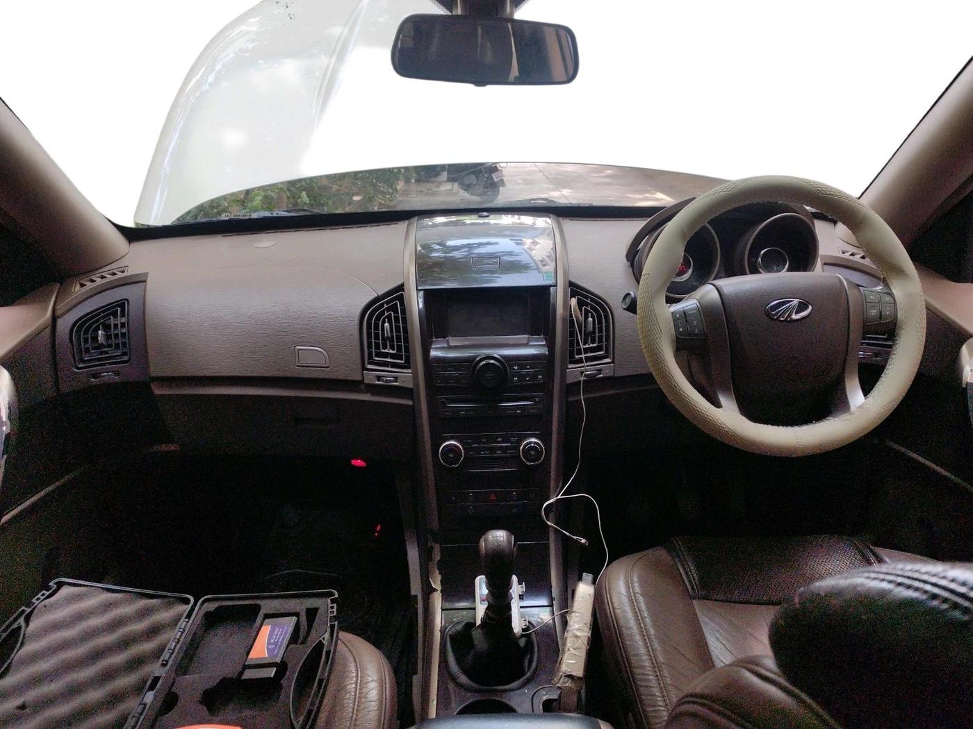 2012 Mahindra XUV500 W8 AWD, Diesel, Manual, 1,06,597 km, interior
