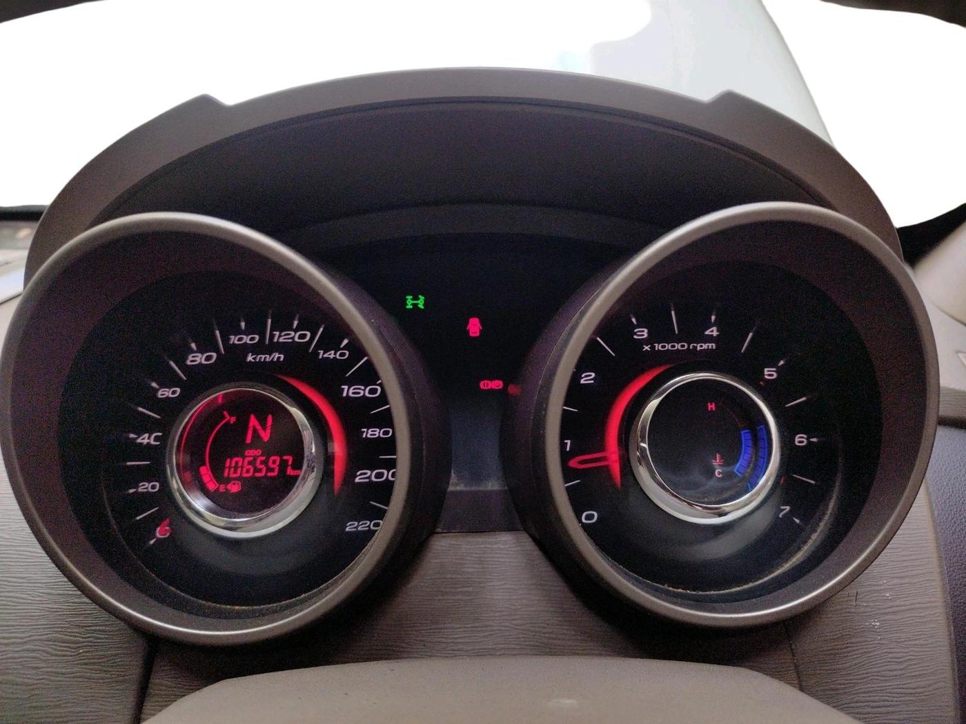 2012 Mahindra XUV500 W8 AWD, Diesel, Manual, 1,06,597 km, interior