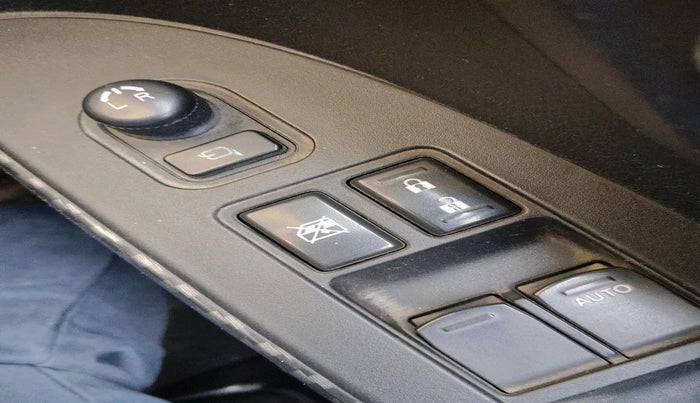 2016 Maruti S Cross ZETA 1.3, Diesel, Manual, 70,065 km, interior