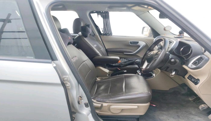 2016 Mahindra TUV300 T8, Diesel, Manual, 1,45,626 km, interior