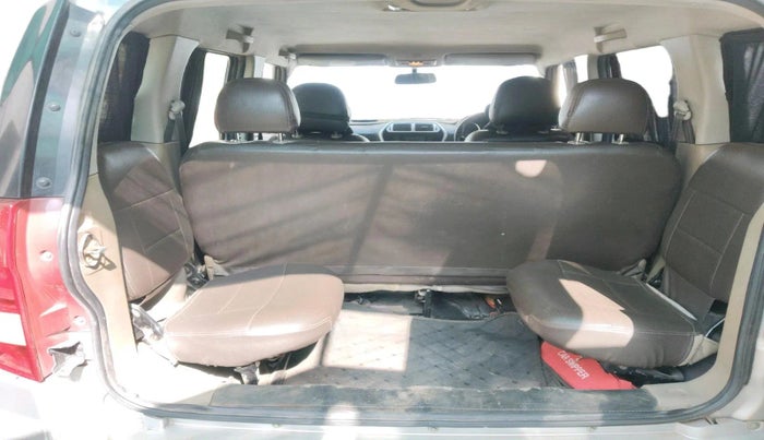 2016 Mahindra TUV300 T8, Diesel, Manual, 1,45,626 km, interior