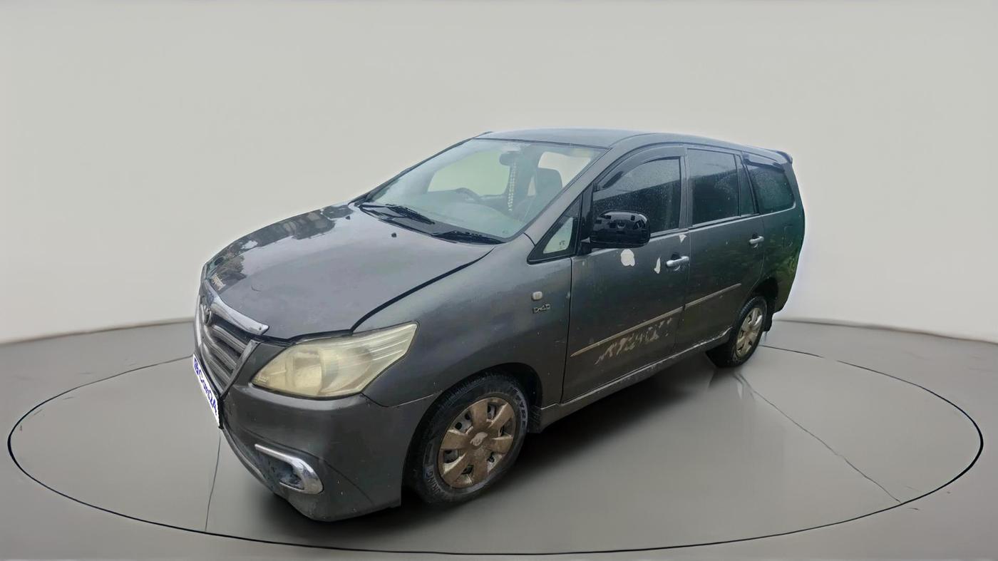 2013 Toyota Innova 2.5 GX 8 STR, Diesel, Manual, 1,54,515 km, exterior