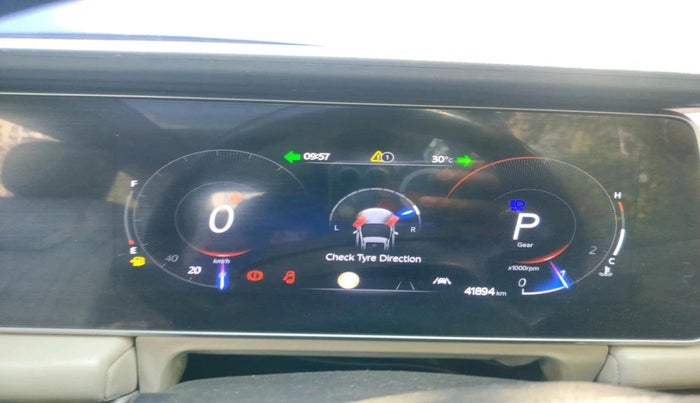 2021 Mahindra XUV700 AX 7 D AT 7 STR, Diesel, Automatic, 41,894 km, interior