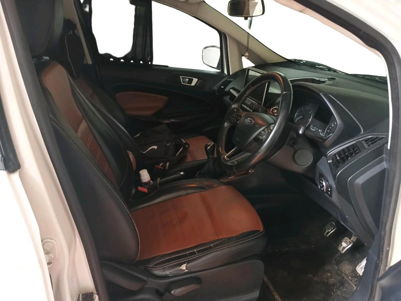 2019 Ford Ecosport TITANIUM 1.5L DIESEL, Diesel, Manual, 1,63,556 km, interior