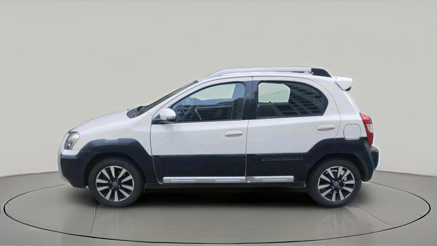 2015 Toyota Etios CROSS 1.2 G, Petrol, Manual, 55,500 km, exterior