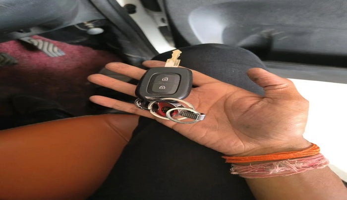 2020 Renault Kwid RXT 1.0 (O), Petrol, Manual, 49,859 km, interior