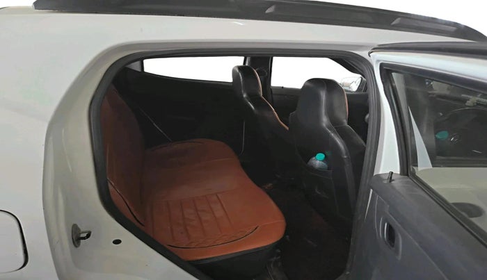 2020 Renault Kwid RXT 1.0 (O), Petrol, Manual, 49,859 km, interior