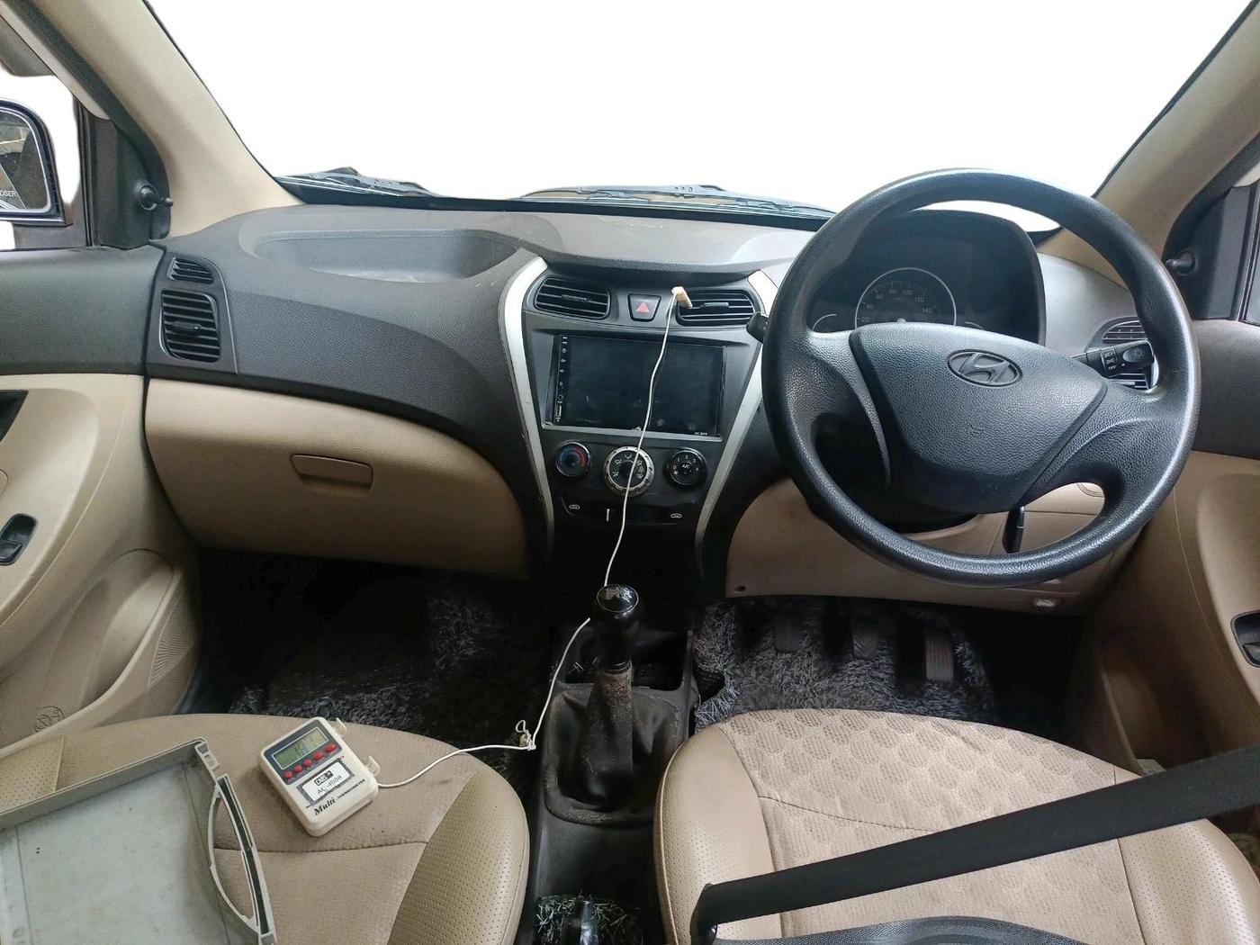2017 Hyundai Eon MAGNA +, Petrol, Manual, 1,20,025 km, interior