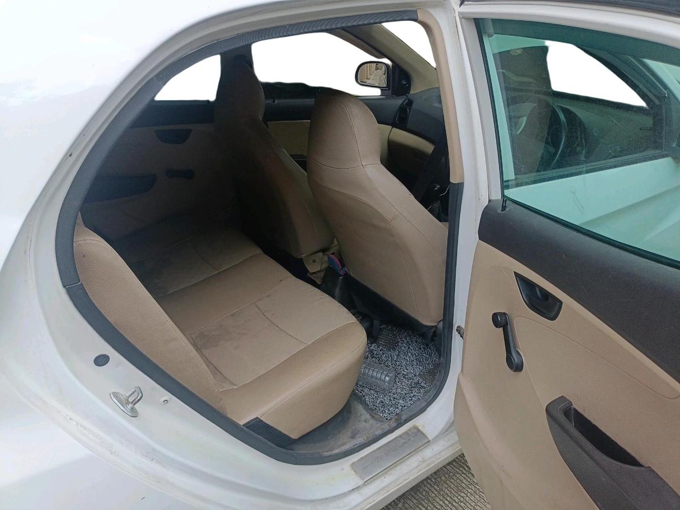 2017 Hyundai Eon MAGNA +, Petrol, Manual, 1,20,025 km, interior