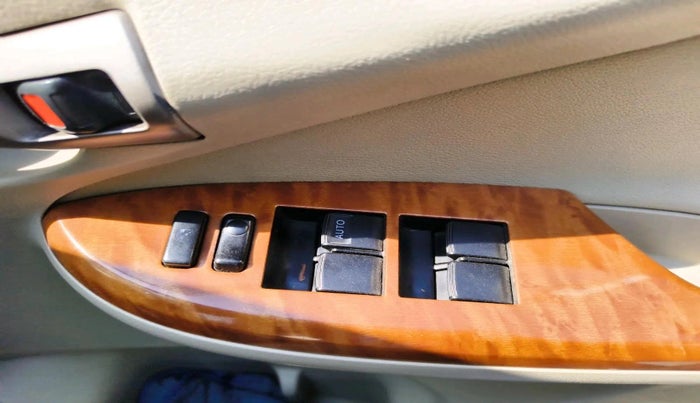 2011 Toyota Corolla Altis VL AT PETROL, Petrol, Automatic, 1,15,088 km, interior