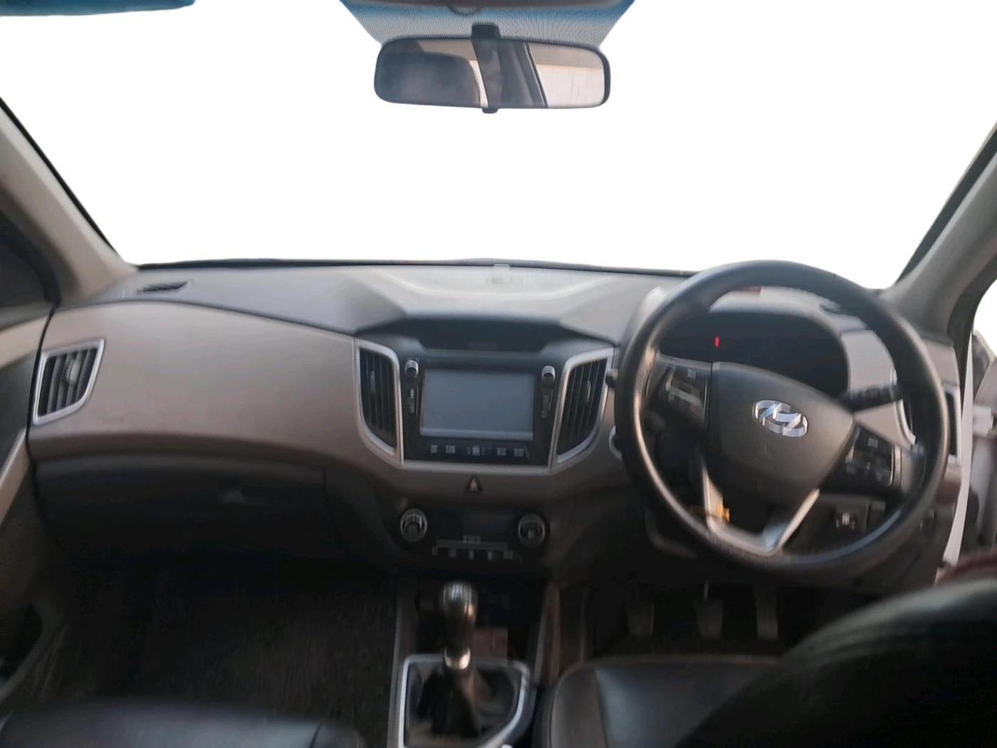 2017 Hyundai Creta SX PLUS 1.6 PETROL, CNG, Manual, 2,13,932 km, interior