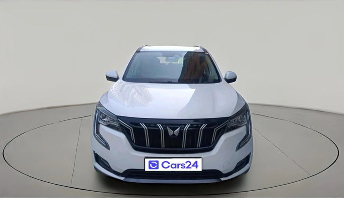 2025 Mahindra XUV700 AX 7 LUXURY P AT 7 STR, Petrol, Automatic, 8,212 km, exterior