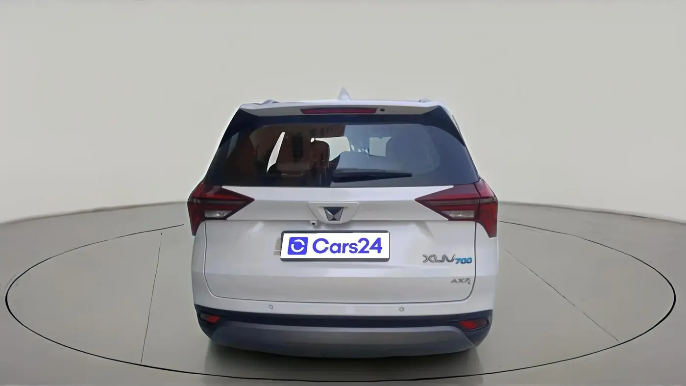 2025 Mahindra XUV700 AX 7 LUXURY P AT 7 STR, Petrol, Automatic, 8,212 km, exterior