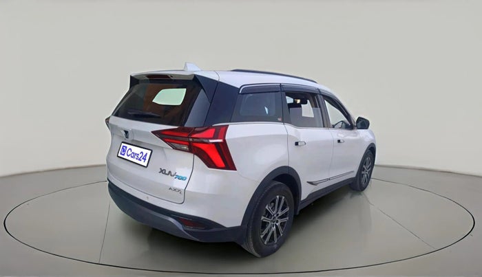 2025 Mahindra XUV700 AX 7 LUXURY P AT 7 STR, Petrol, Automatic, 8,212 km, exterior