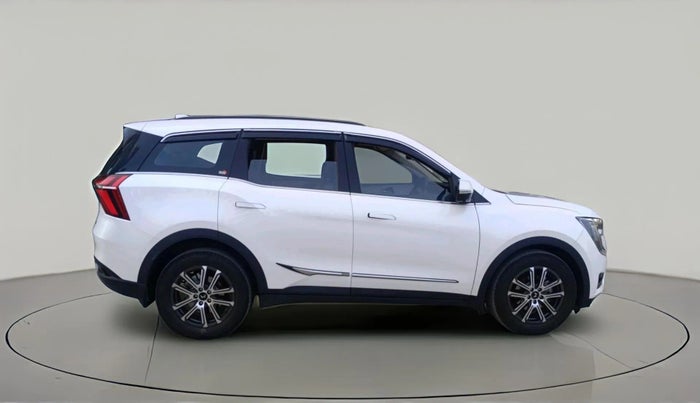 2025 Mahindra XUV700 AX 7 LUXURY P AT 7 STR, Petrol, Automatic, 8,212 km, exterior