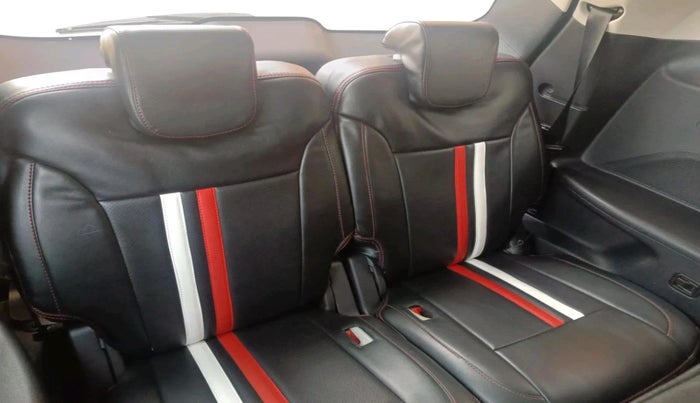 2025 Mahindra XUV700 AX 7 LUXURY P AT 7 STR, Petrol, Automatic, 8,212 km, interior