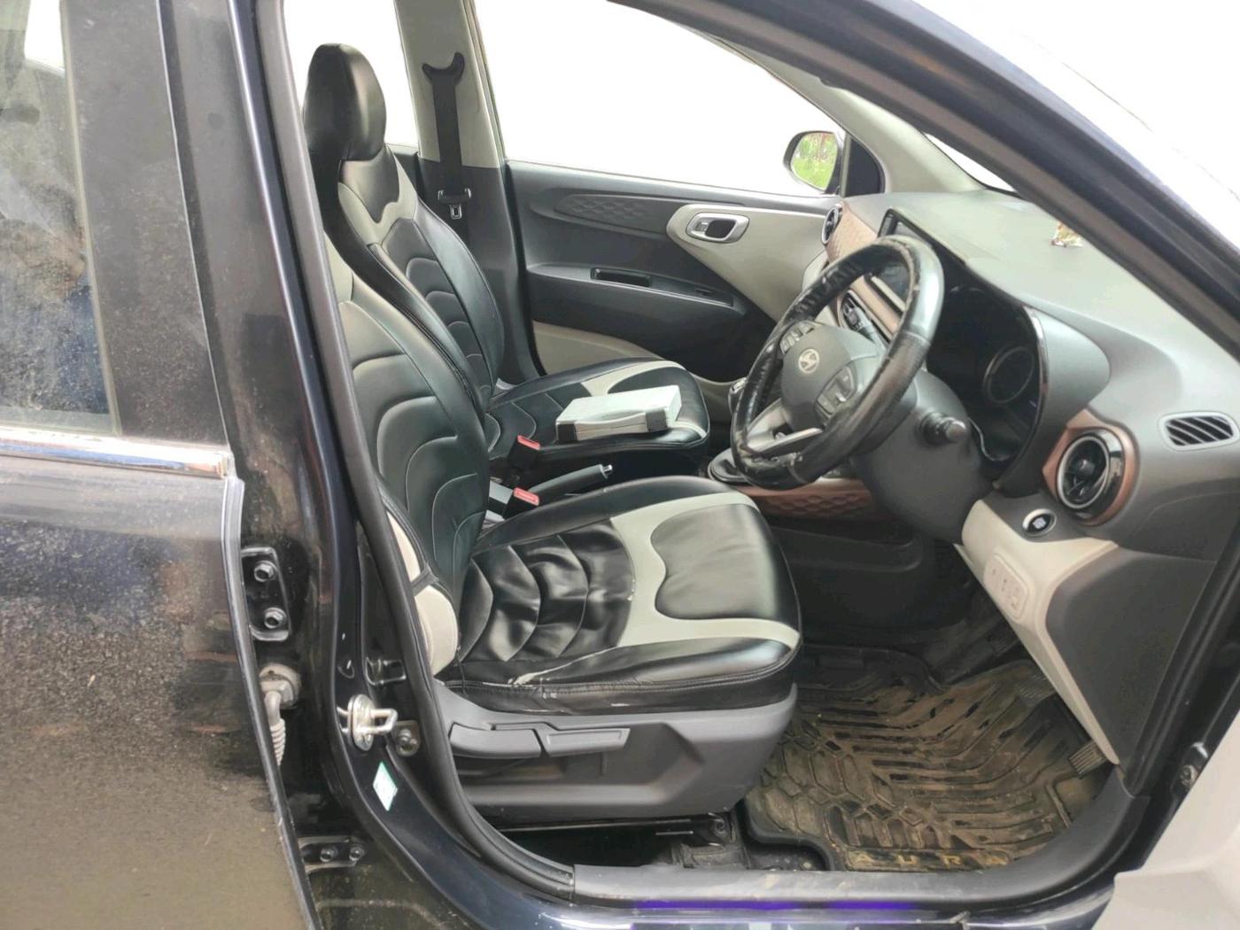 2023 Hyundai AURA SX 1.2 CNG, CNG, Manual, 70,172 km, interior