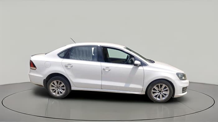 2016 Volkswagen Vento HIGHLINE 1.5 AT, Diesel, Automatic, 2,90,764 km, exterior
