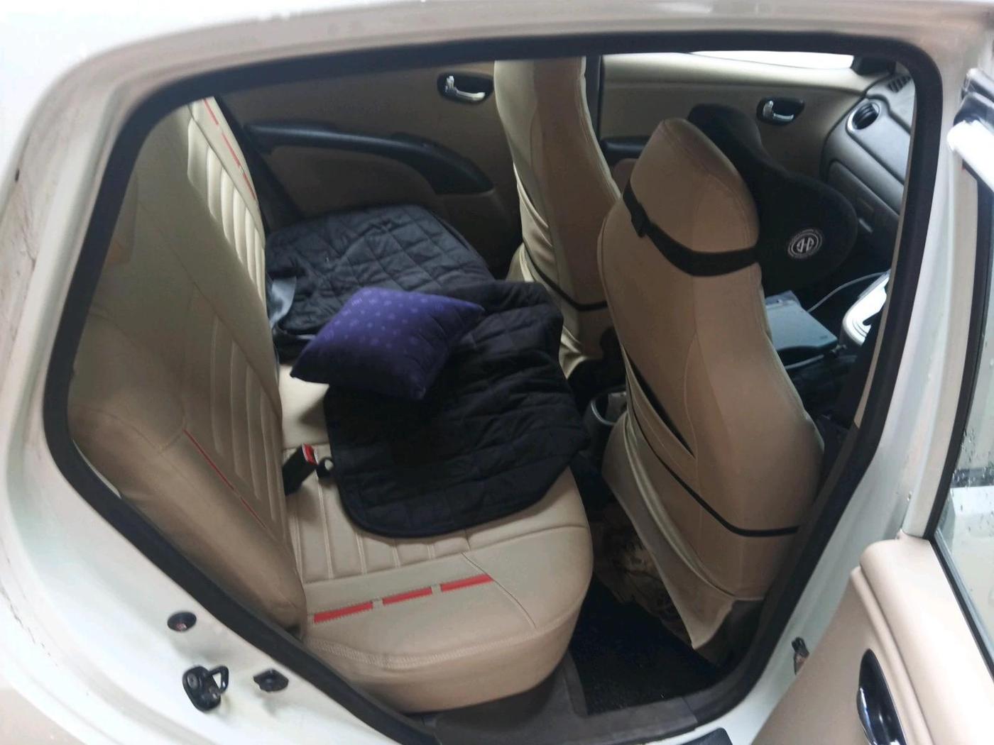 2013 Hyundai i10 ASTA 1.2 AT SUNROOF, Petrol, Automatic, 65,075 km, interior