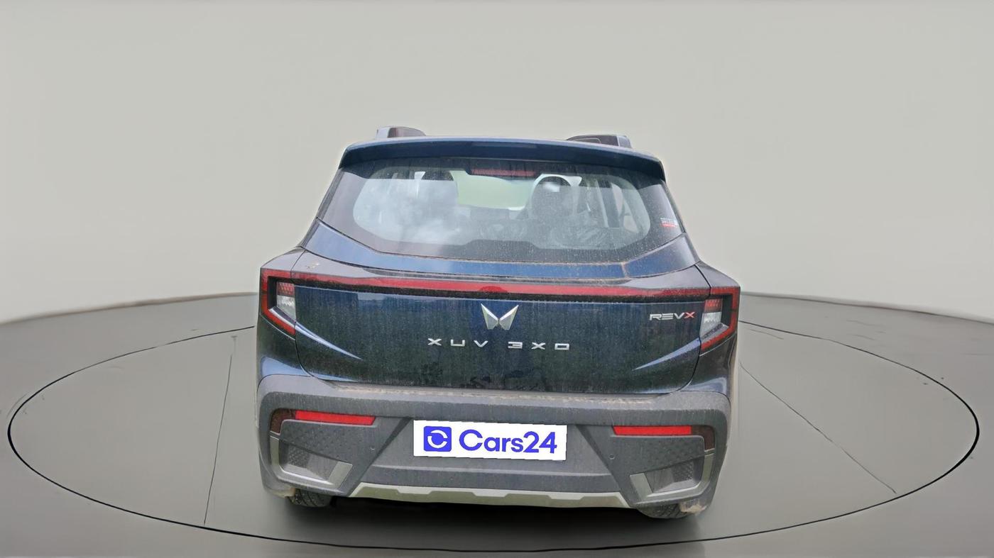 2026 Mahindra XUV 3XO REVX M 1.2 Petrol, Petrol, Manual, 5,571 km, exterior