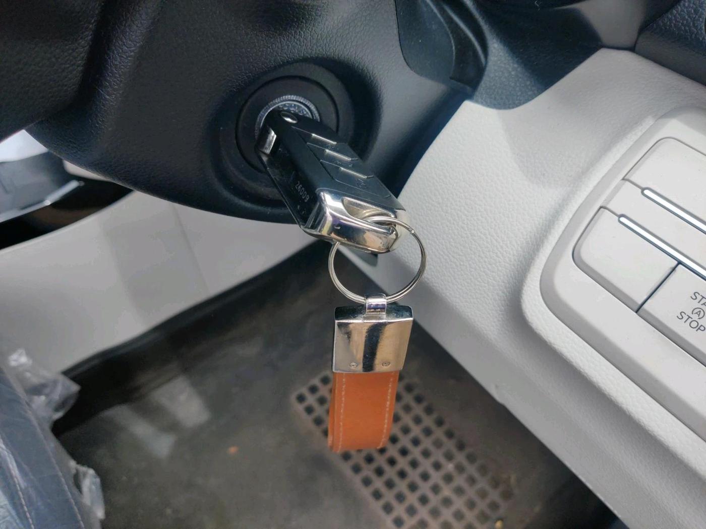 2026 Mahindra XUV 3XO REVX M 1.2 Petrol, Petrol, Manual, 5,571 km, interior