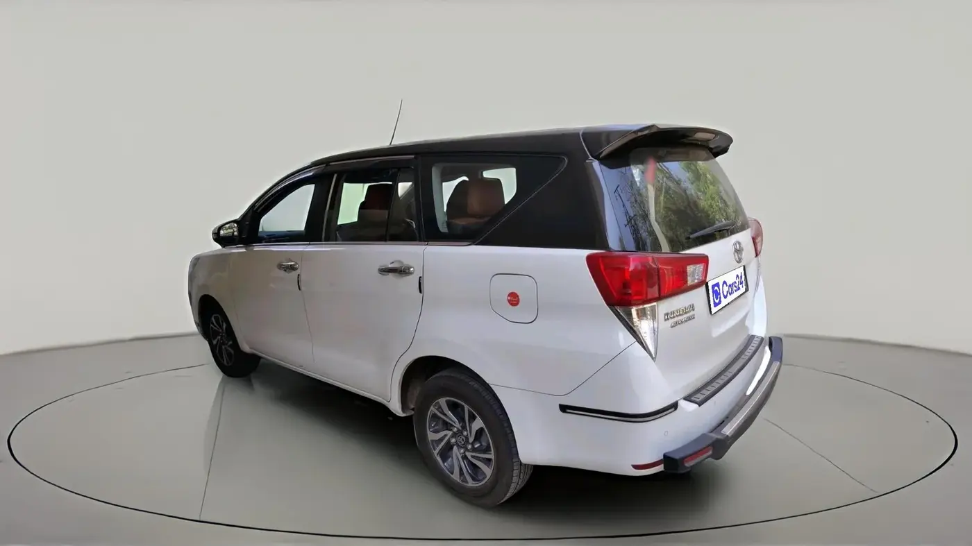 2022 Toyota Innova Crysta 2.7 VX 7 STR, Petrol, Manual, 53,921 km, exterior