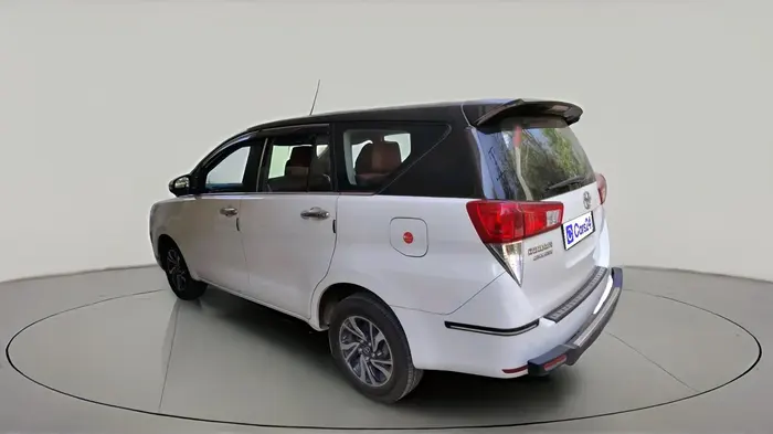 2022 Toyota Innova Crysta 2.7 VX 7 STR, Petrol, Manual, 53,921 km, exterior