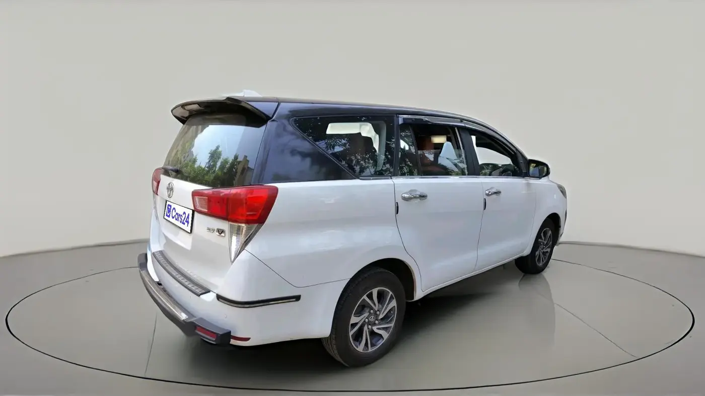 2022 Toyota Innova Crysta 2.7 VX 7 STR, Petrol, Manual, 53,921 km, exterior