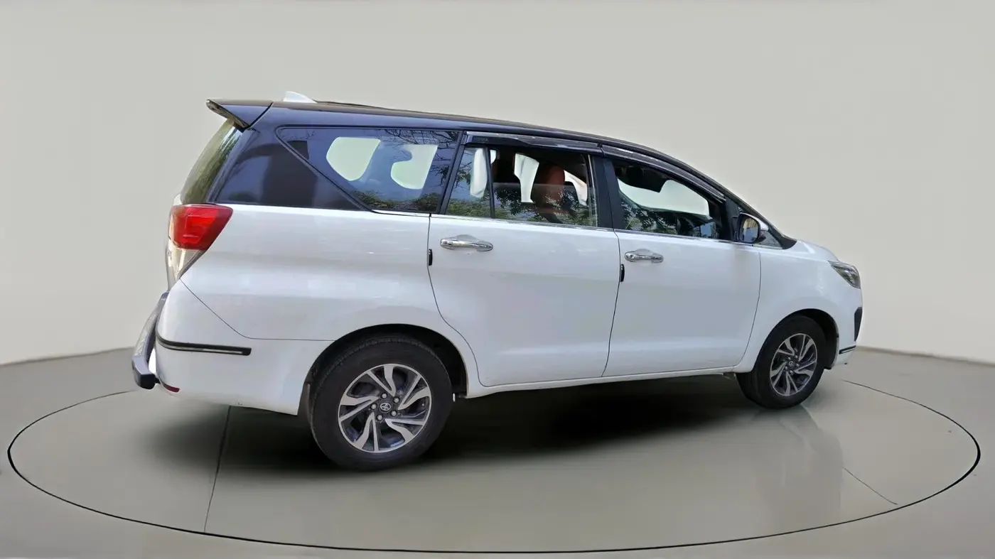 2022 Toyota Innova Crysta 2.7 VX 7 STR, Petrol, Manual, 53,921 km, exterior