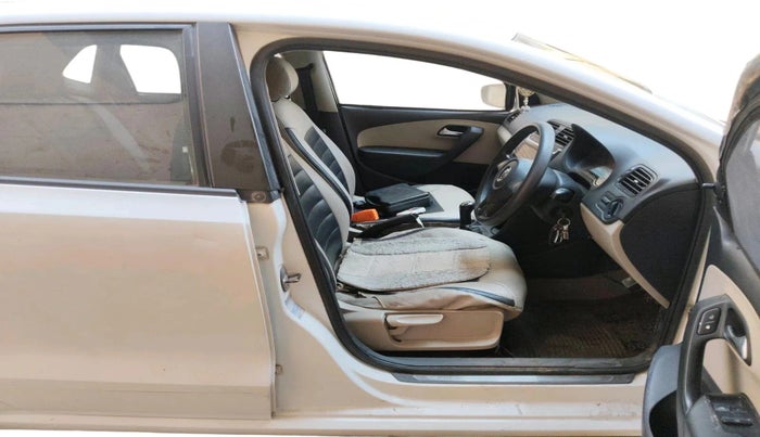 2010 Volkswagen Polo COMFORTLINE 1.2L PETROL, Petrol, Manual, 1,46,035 km, interior