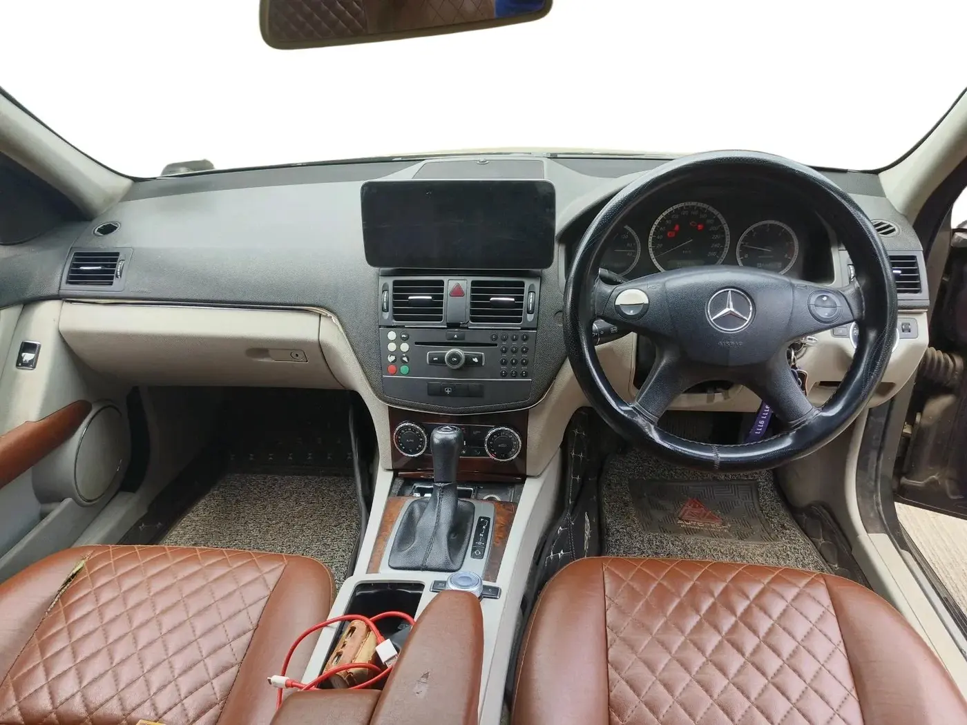 2011 Mercedes Benz C Class 220 CDI CLASSIC, Diesel, Automatic, 1,24,032 km, interior