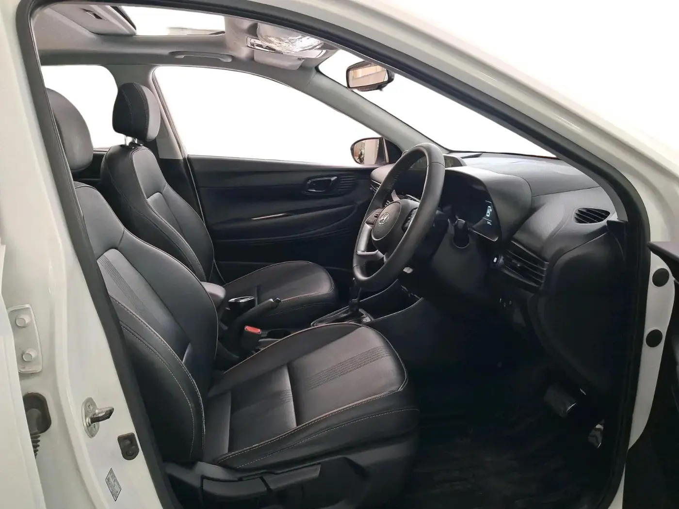 2023 Hyundai NEW I20 ASTA (O) 1.0 TURBO GDI DCT, Petrol, Automatic, 23,093 km, interior