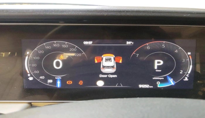 2022 Mahindra XUV700 AX 7 LUXURY D AT 7 STR, Diesel, Automatic, 91,252 km, interior