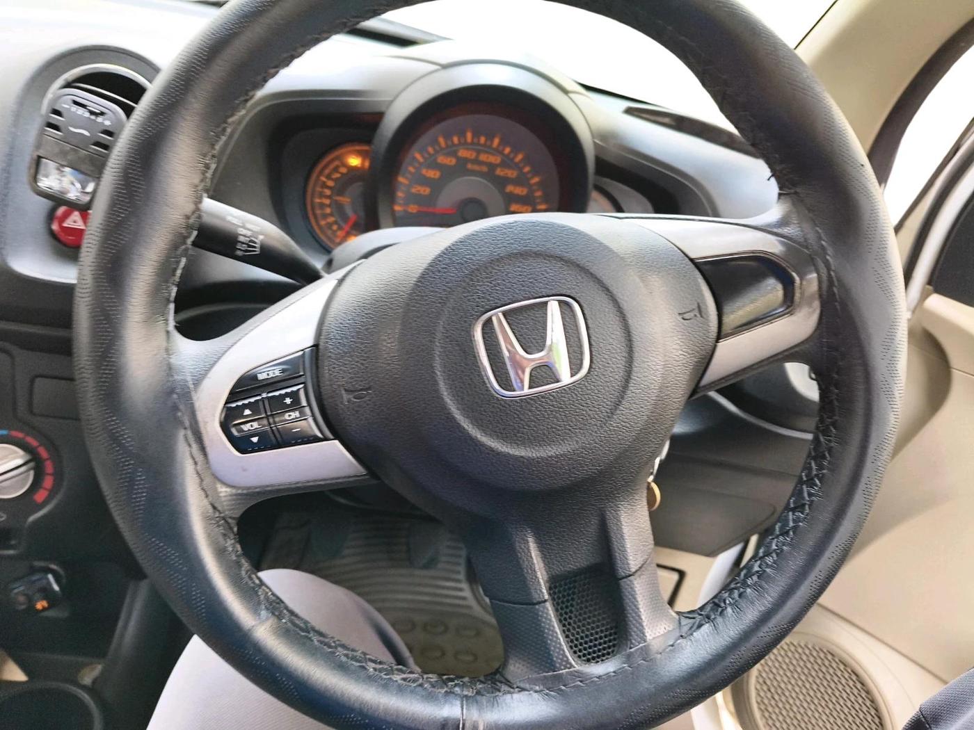 2014 Honda Amaze 1.2L I-VTEC S, Petrol, Manual, 58,159 km, interior