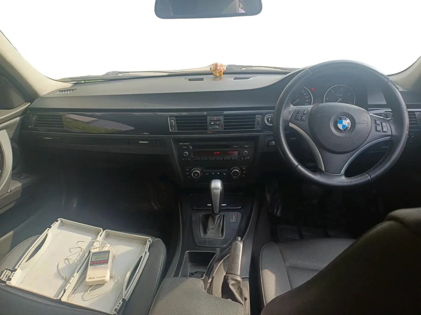 2011 BMW 3 Series 320d, Diesel, Automatic, 1,23,563 km, interior