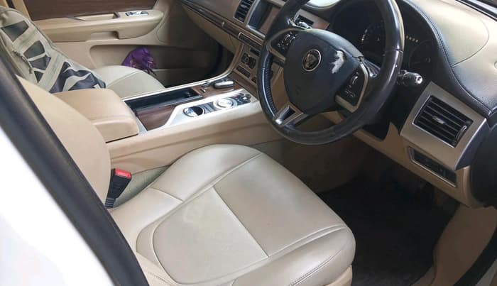2014 Jaguar XF 2.2 DIESEL LUXURY, Diesel, Automatic, 1,33,783 km, interior