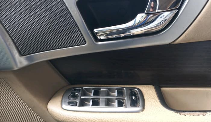 2014 Jaguar XF 2.2 DIESEL LUXURY, Diesel, Automatic, 1,33,783 km, interior