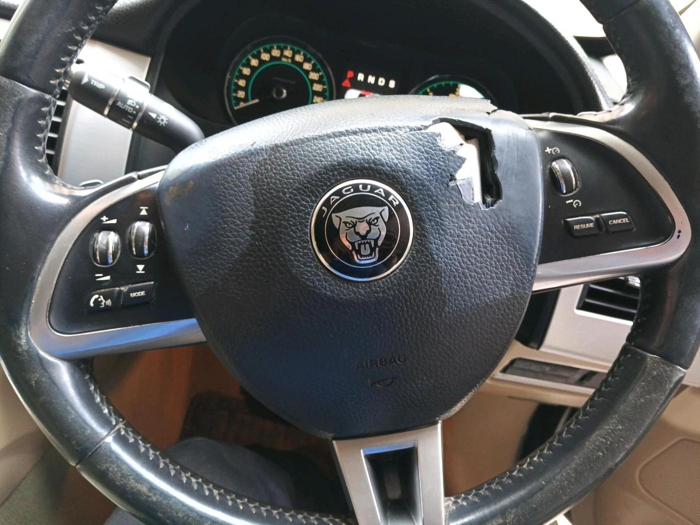 2014 Jaguar XF 2.2 DIESEL LUXURY, Diesel, Automatic, 1,33,783 km, interior
