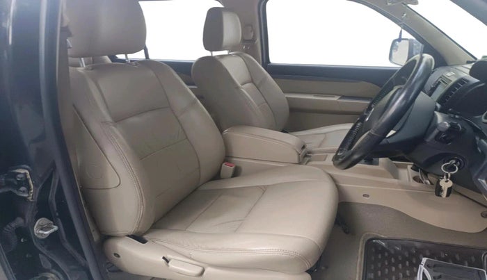 2011 Ford Endeavour 3.0L 4X2 AT, Diesel, Automatic, 94,089 km, interior