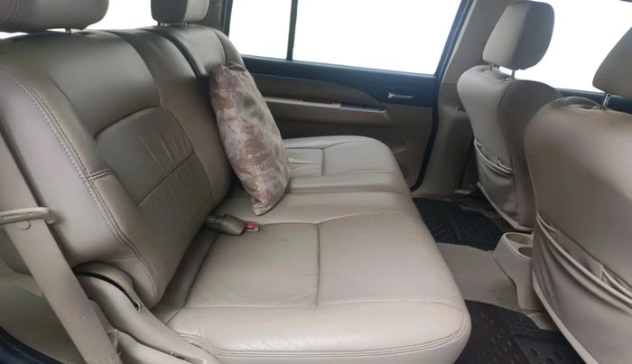 2011 Ford Endeavour 3.0L 4X2 AT, Diesel, Automatic, 94,089 km, interior